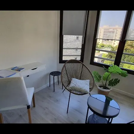Apartment Beautiful Design Next To The Sea