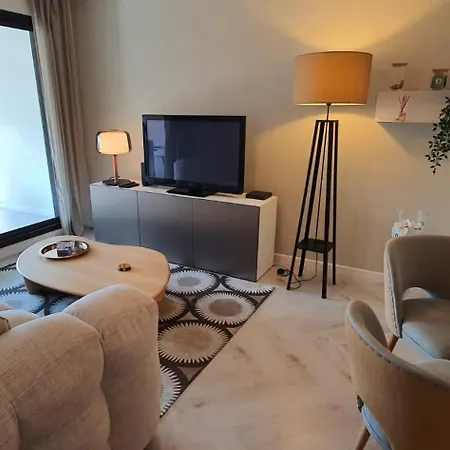 Beautiful Design Next To The Sea Apartment *